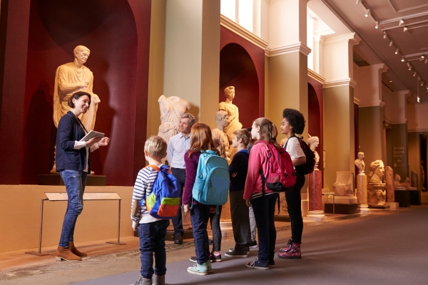 school tours image